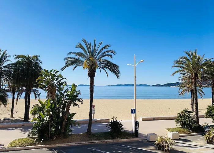 T2 Front De Mer 2Pers 1 Minute De La Plaget2 De 44 M2 Plus Terrasse 16M2 , Vue Mer Panoramique Et En Face De La Plage Cet Appartement Refait A Neuf Beneficie D\'Un Confort Et D Un Equipement Optima Cet Appartement Est Ideal Pour 2 Personnes Avec Sa Ch